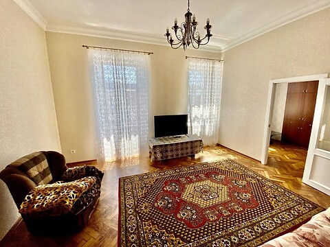 Продається 5-кімнатна квартира 151 кв. м у Одесі, вул. Старопортофранківська
