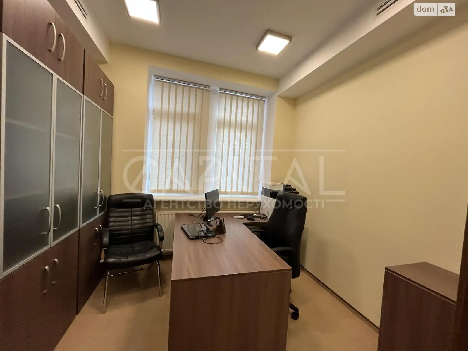 Сдается в аренду офис 300 кв. м в бизнес-центре, цена: 4500 $ - фото 1