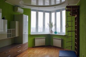 Продается 3-комнатная квартира 115 кв. м в Киеве, ул. Срибнокильская