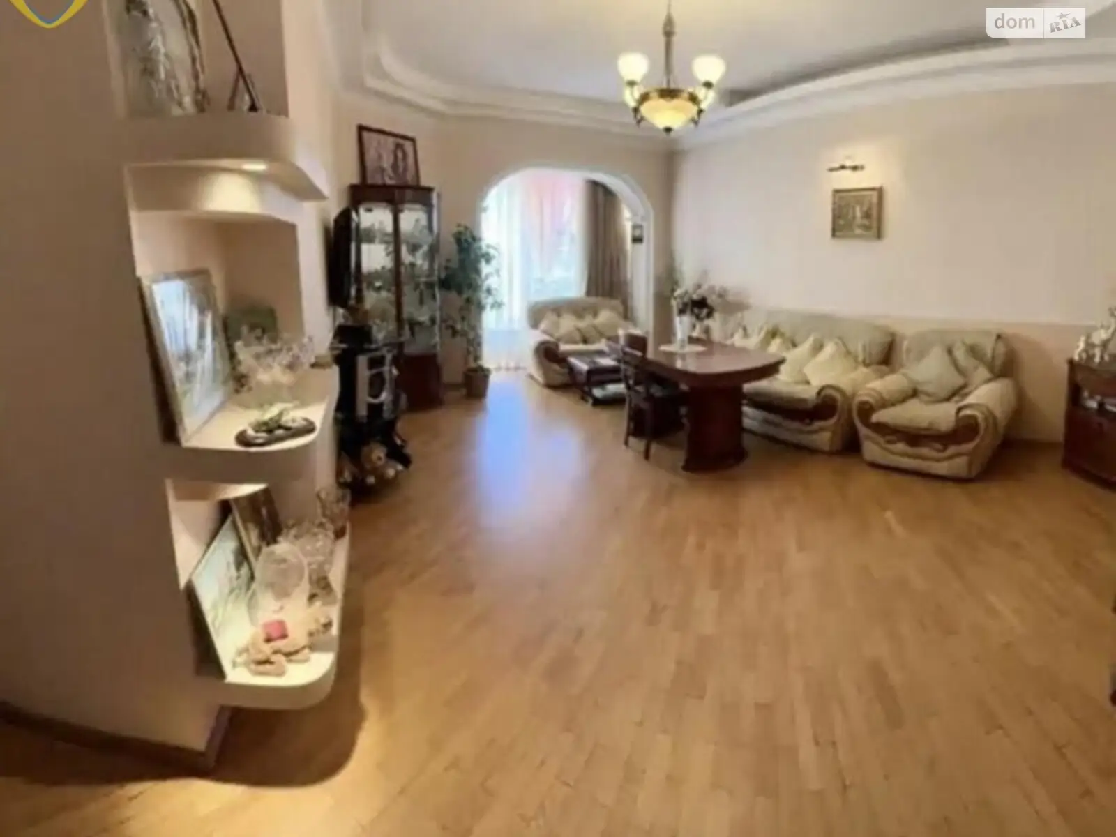 Продається 2-кімнатна квартира 88 кв. м у Одесі, вул. Новосельського