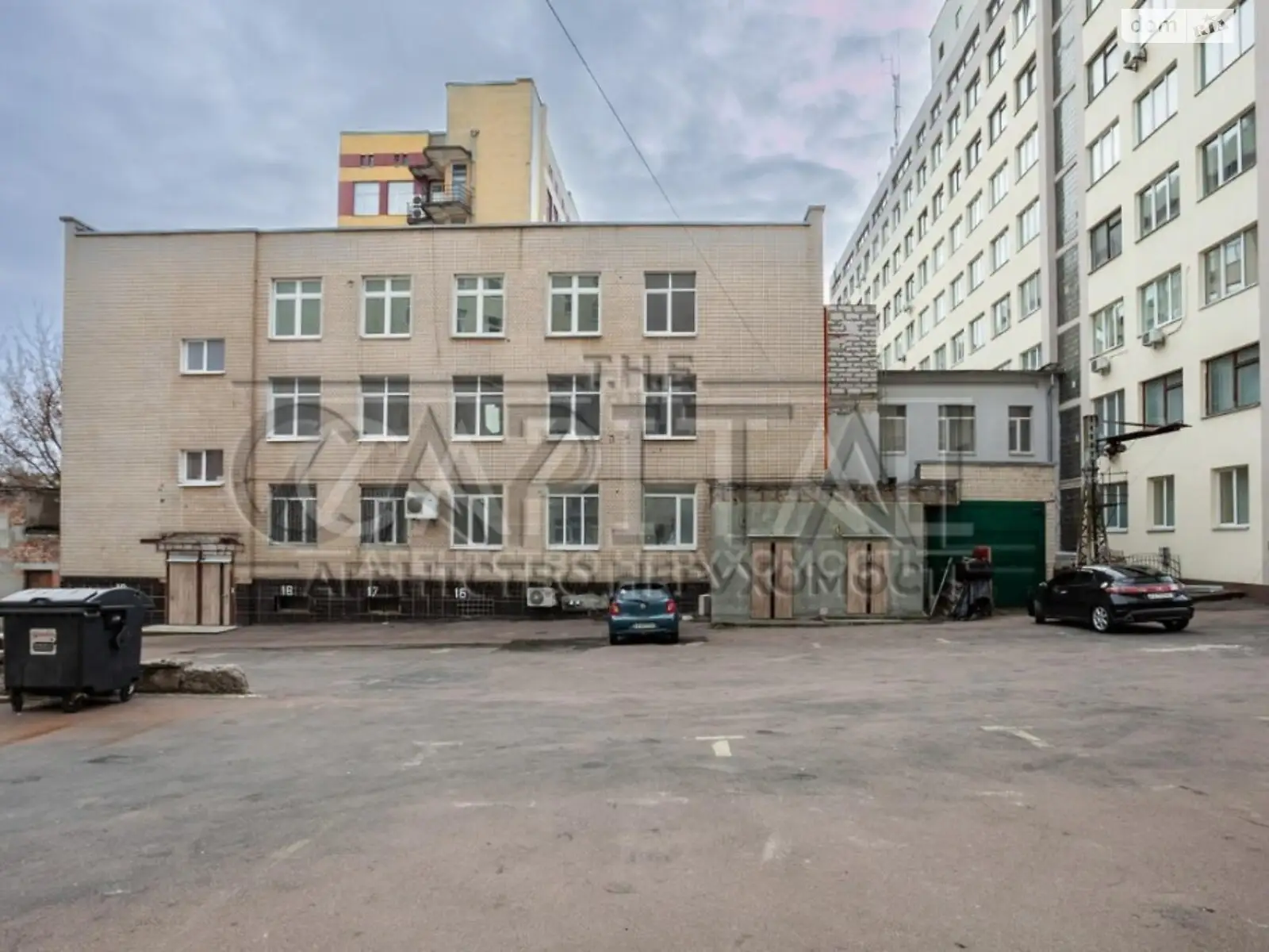 Продается офис 600 кв. м в бизнес-центре, цена: 580000 $ - фото 1