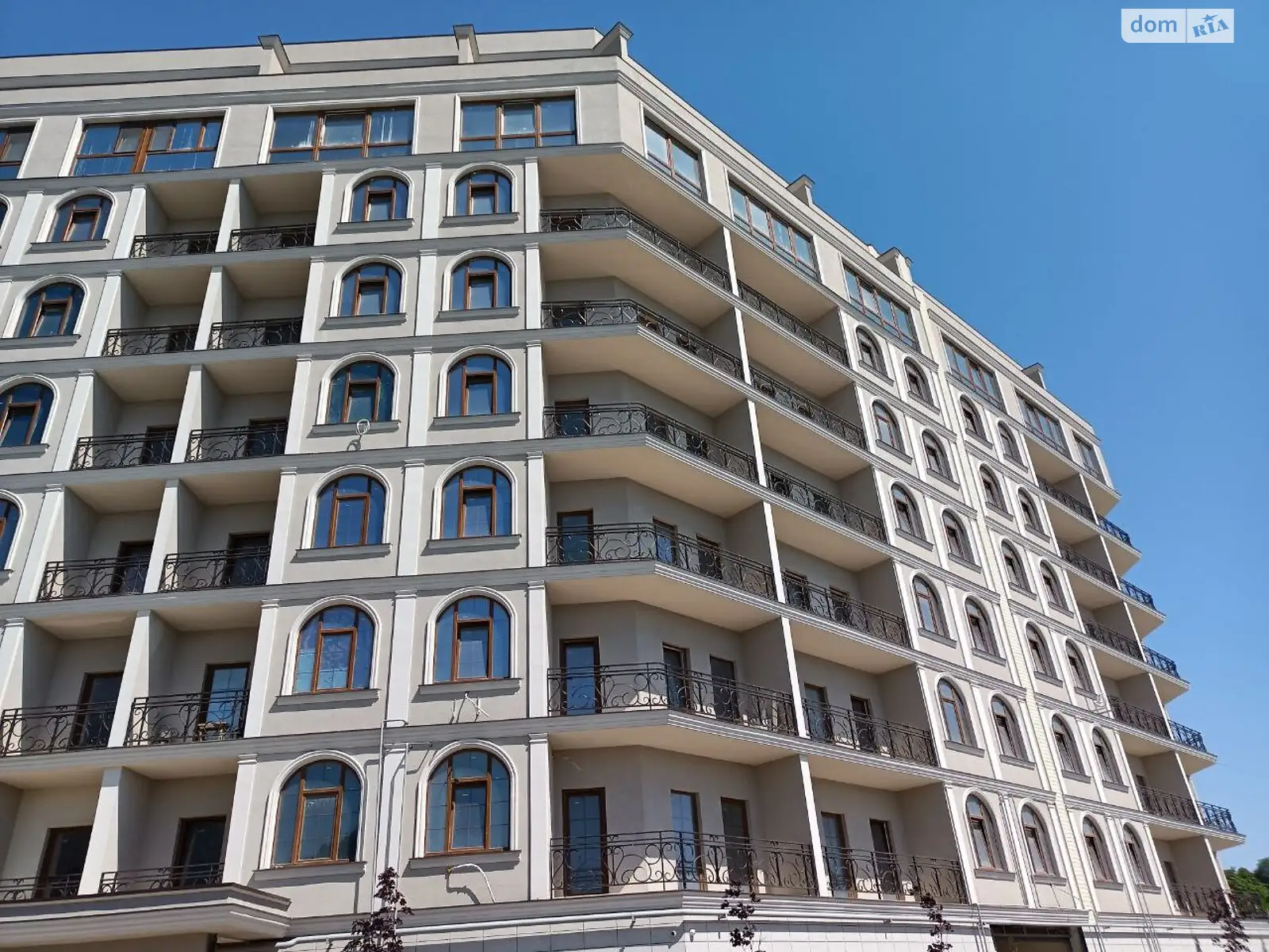 Продается 1-комнатная квартира 49 кв. м в Одессе, ул. Дача Ковалевского - фото 1