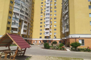 Сдается в аренду 1-комнатная квартира 60 кв. м в Черкассах, ул. Гагарина