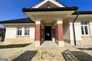 Продается одноэтажный дом 260 кв. м с камином, цена: 500000 $