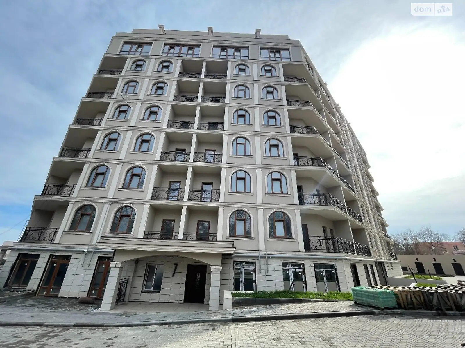 Продается 1-комнатная квартира 47 кв. м в Одессе, ул. Дача Ковалевского - фото 1