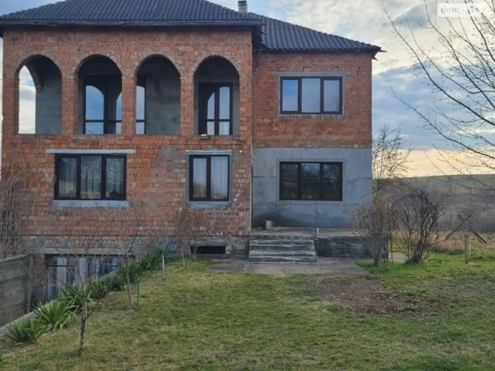 Продается дом на 2 этажа 369.6 кв. м с камином, цена: 80000 $ - фото 1