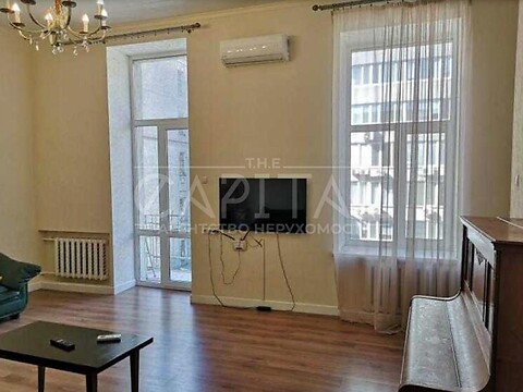 Продается 2-комнатная квартира 85 кв. м в Киеве, ул. Богдана Хмельницкого