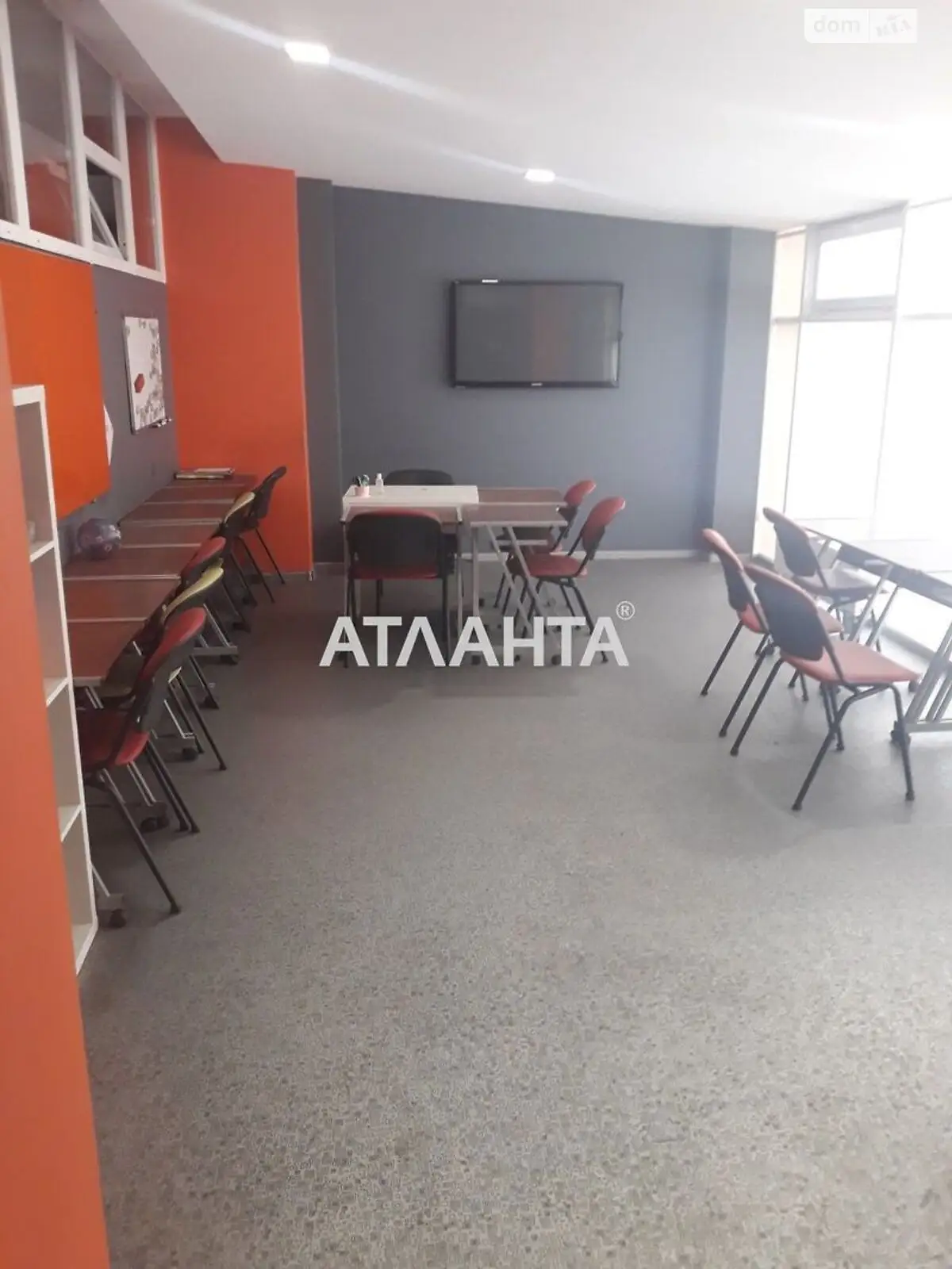 Продается офис 90 кв. м в бизнес-центре, цена: 110000 $ - фото 1