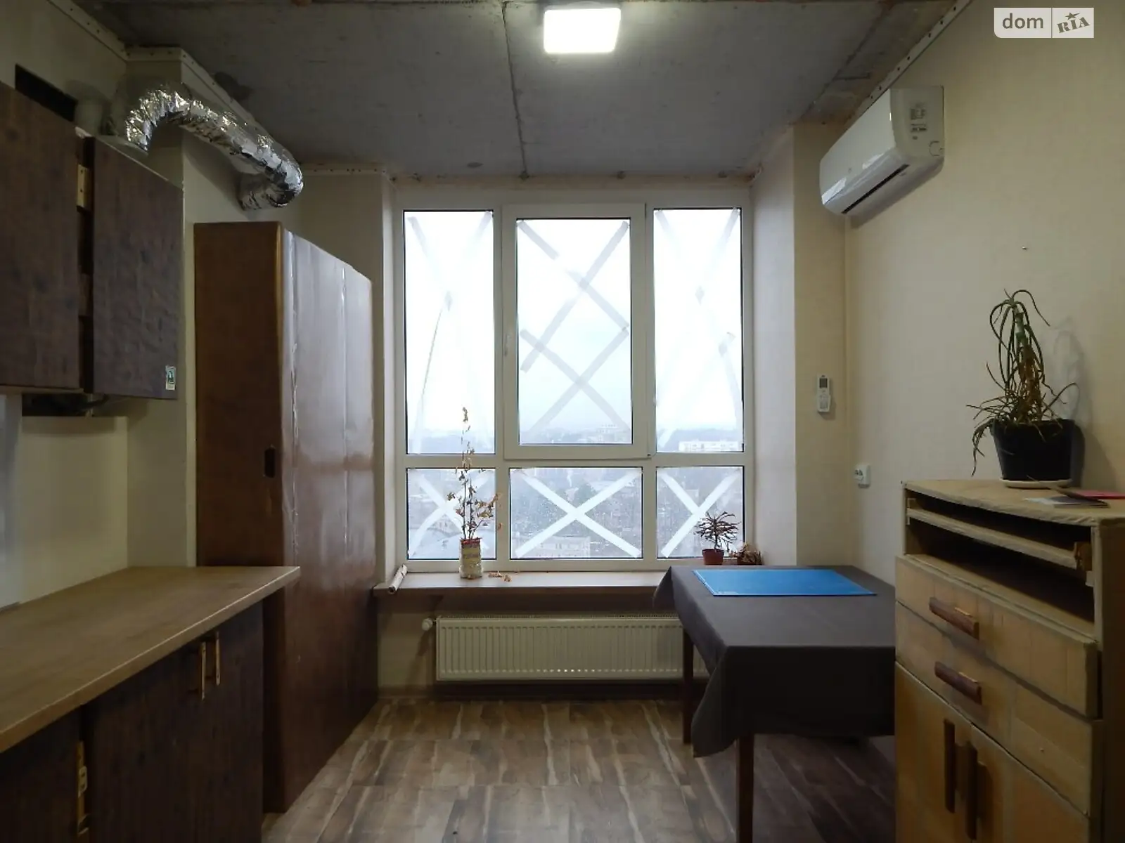 Продается 1-комнатная квартира 41 кв. м в Ирпене, ул. Николая Сингаевского(Новооскольская)