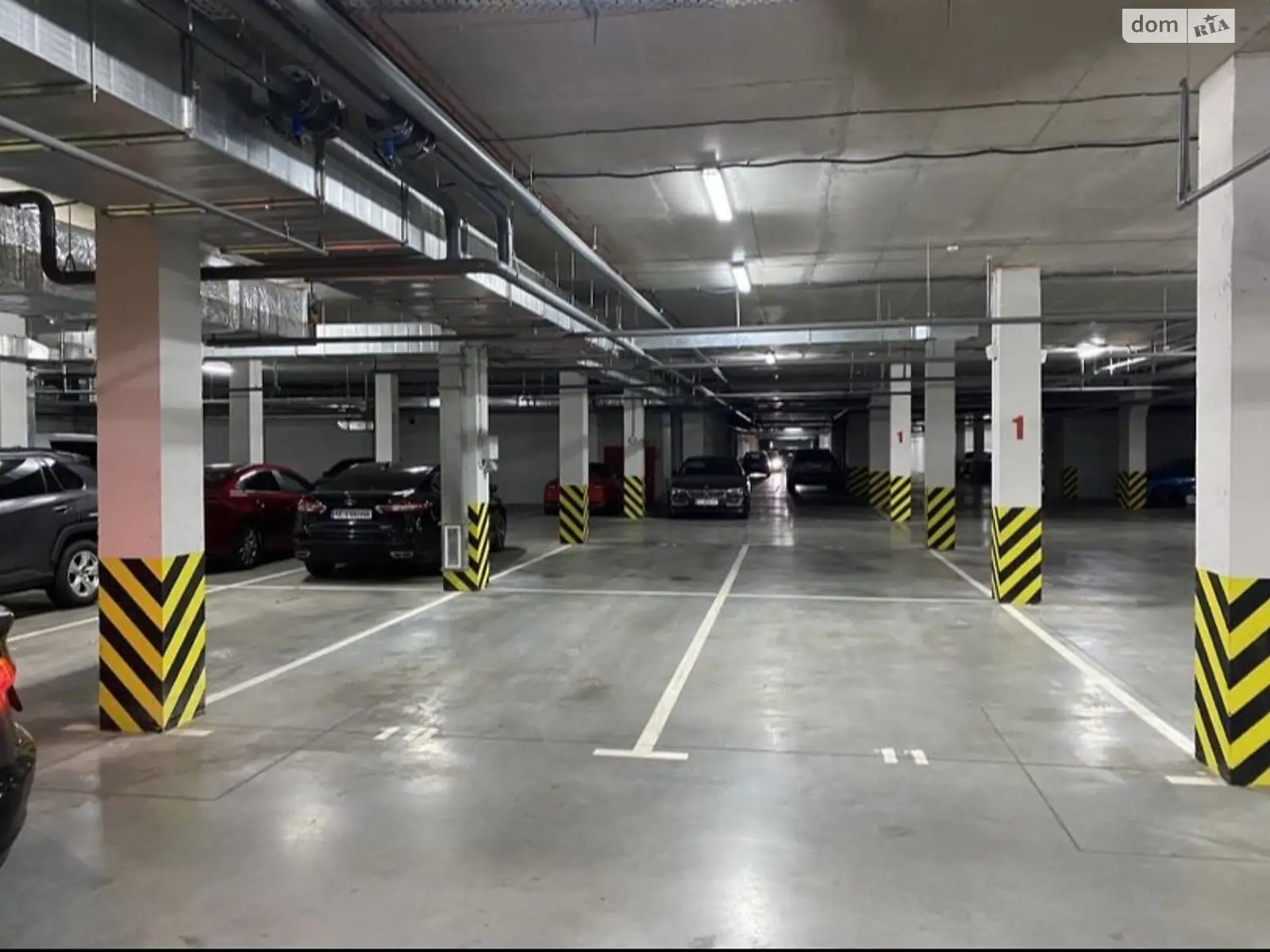 Продается подземный паркинг под легковое авто на 13.5 кв. м, цена: 15000 $ - фото 1