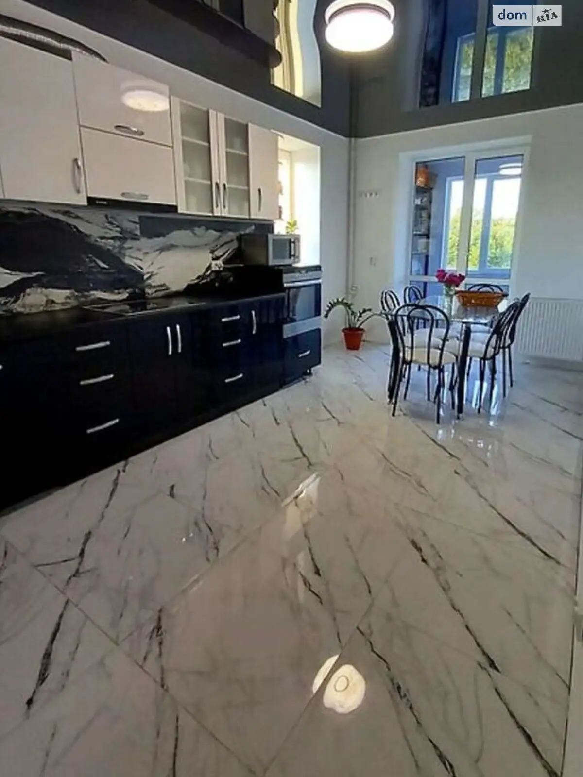 2-комнатная квартира 67.1 кв. м в Тернополе, цена: 70000 $ - фото 1