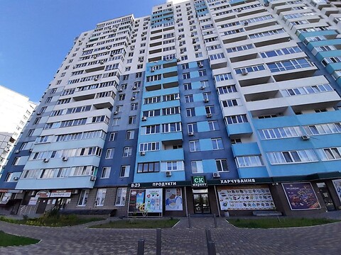 Продается 2-комнатная квартира 64 кв. м в Киеве, ул. Теодора Драйзера