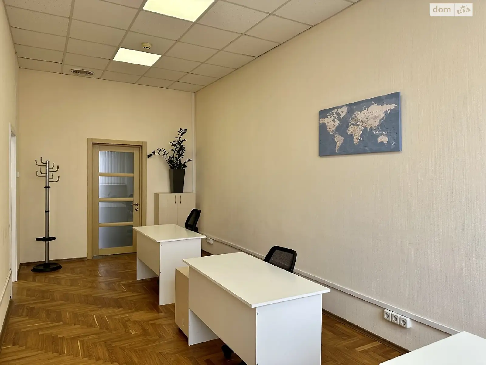 Сдается в аренду офис 59 кв. м в бизнес-центре, цена: 19470 грн - фото 1