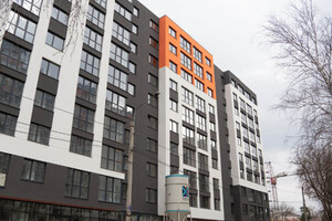 Продается 3-комнатная квартира 80 кв. м в Ивано-Франковске, ул. Национальной Гвардии