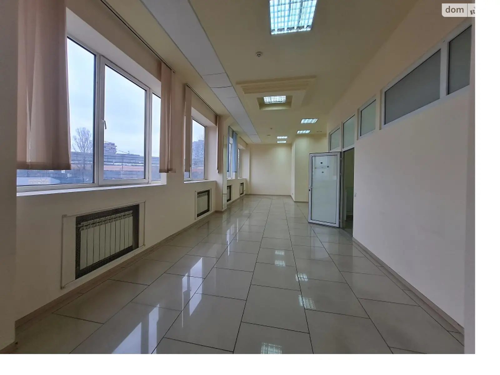 Сдается в аренду офис 115.92 кв. м в бизнес-центре, цена: 34776 грн - фото 1