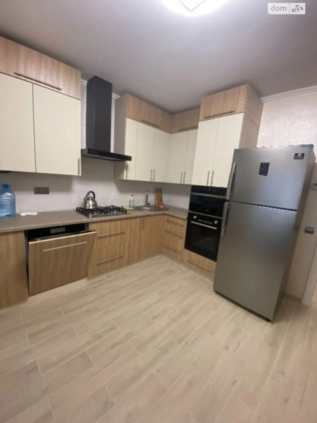 Сдается в аренду 1-комнатная квартира 54 кв. м в Ровно, ул. Небесной Сотни, 66 - фото 1