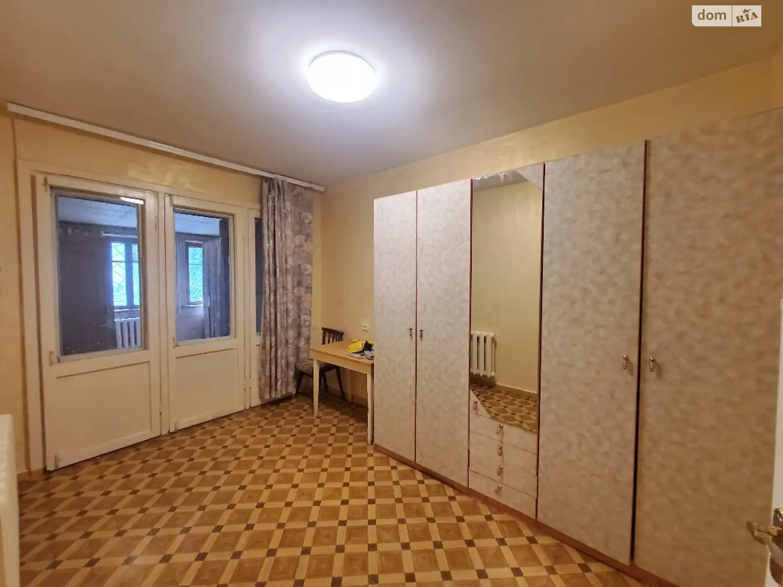 Продається 3-кімнатна квартира 61.7 кв. м у Одесі, просп. Академіка Глушка