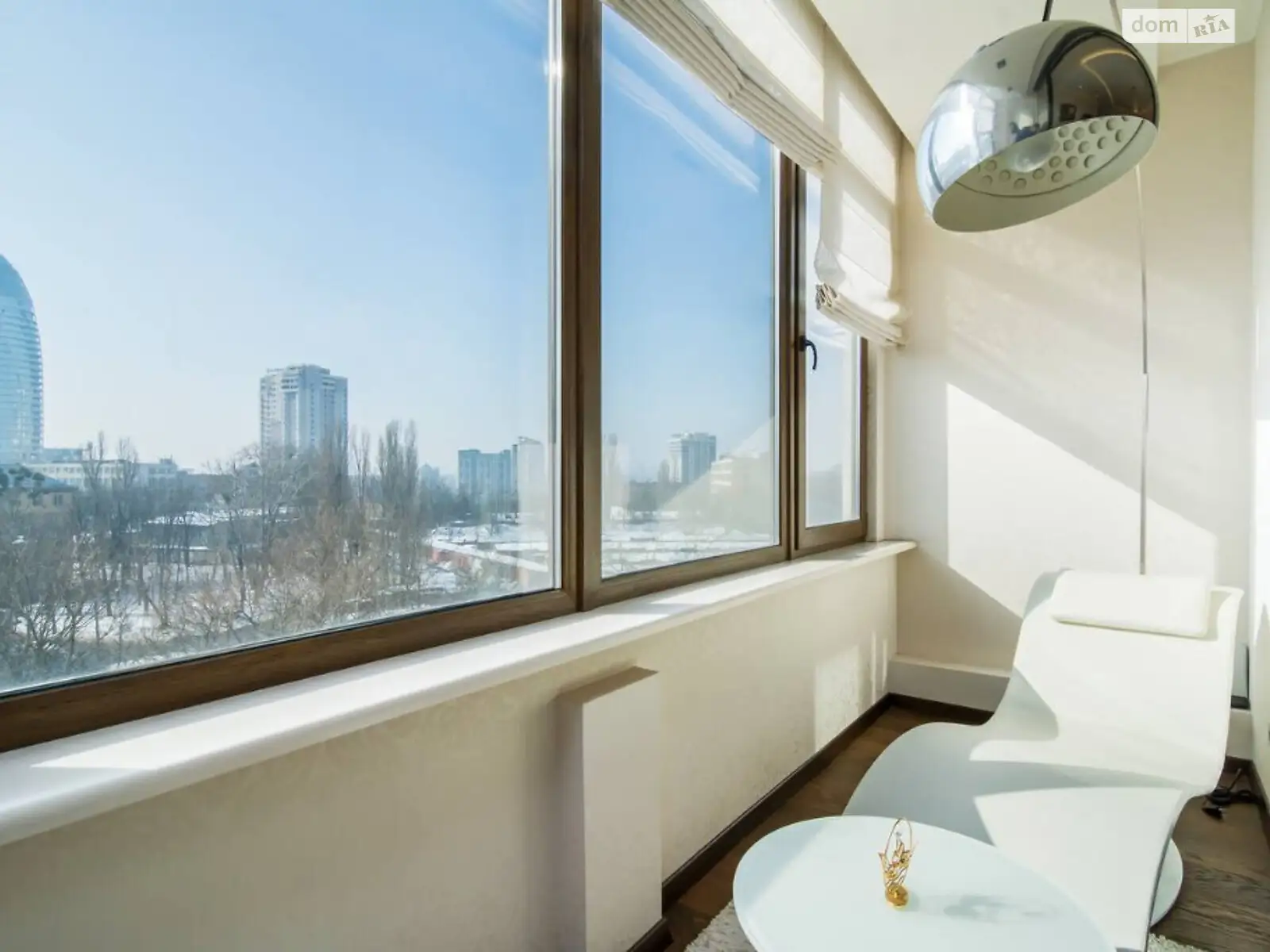 Продается 3-комнатная квартира 160 кв. м в Киеве, ул. Коновальца Евгения, 44А