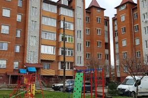 Продаж квартири, Тернопільська, Чортків, р‑н. Кадуб, Монастирська вулиця
