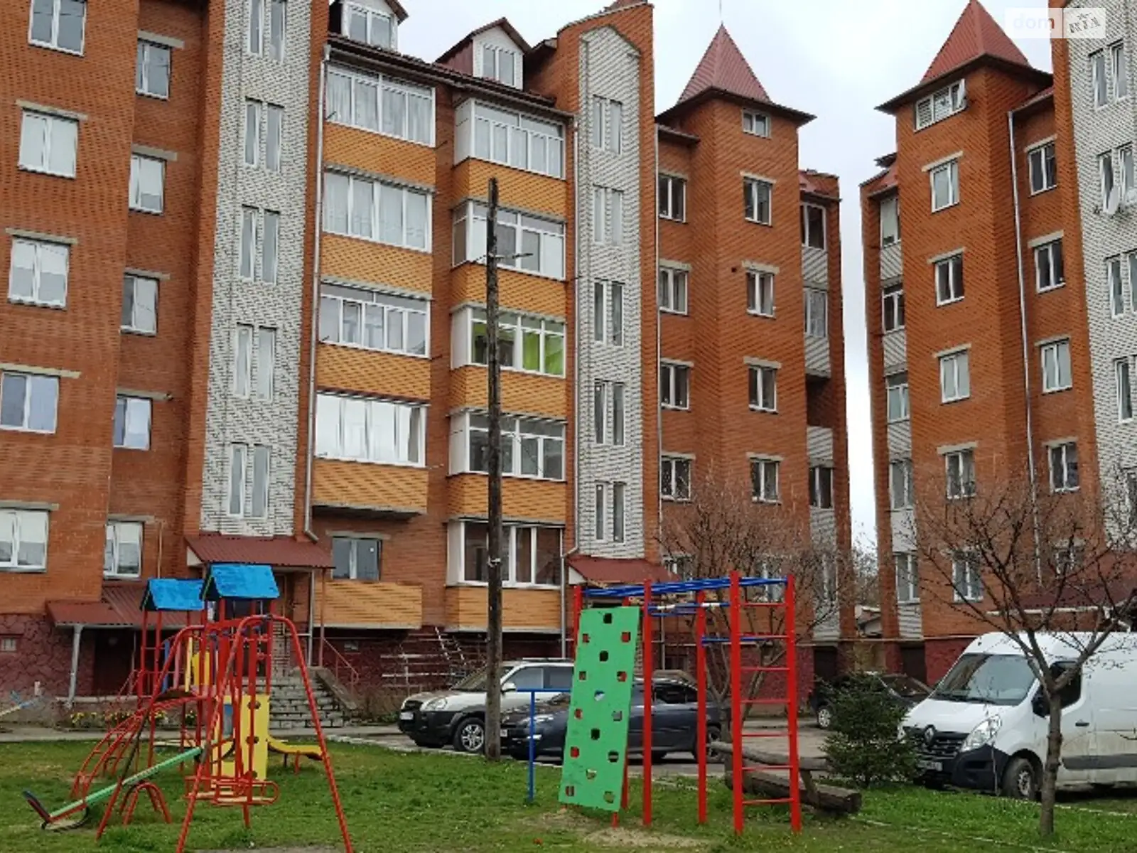 Продается 3-комнатная квартира 80.4 кв. м в Черткове, цена: 45000 $