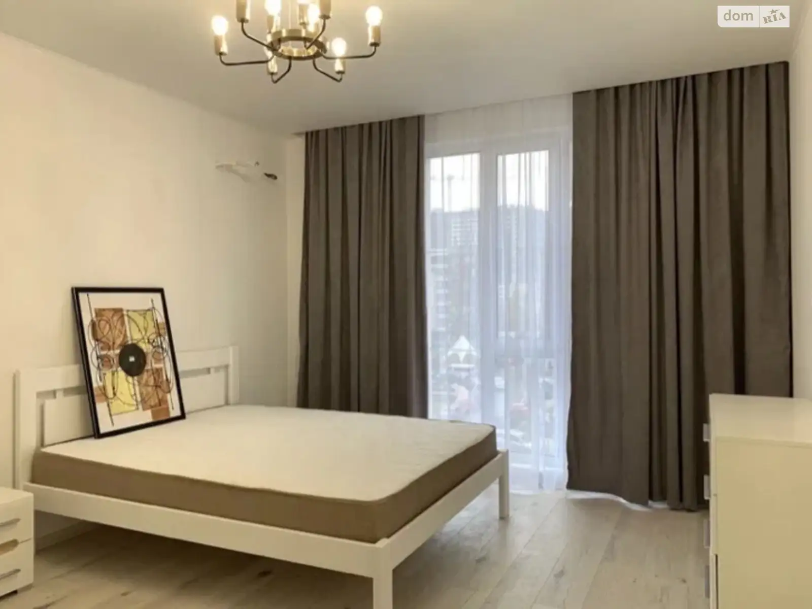 Продается 1-комнатная квартира 44 кв. м в Киеве, ул. Михаила Максимовича, 24