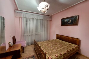 Куплю квартиру в Бориславе без посредников