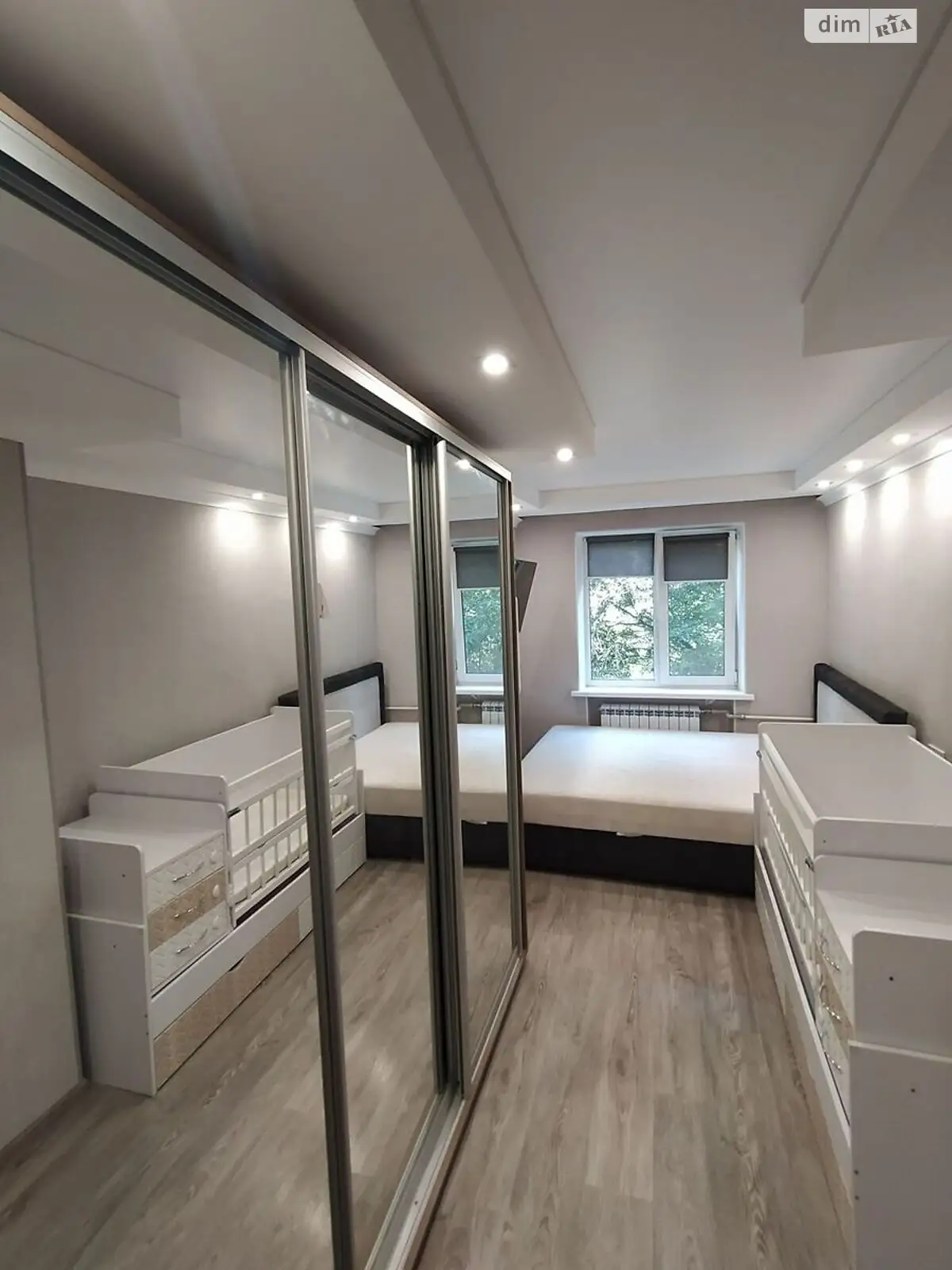 3-комнатная квартира 49 кв. м в Запорожье, ул. Каменногорская, 3 - фото 1