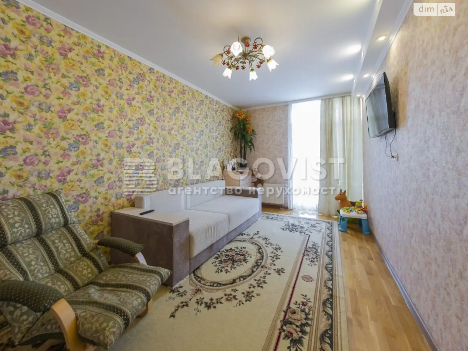 Продается 2-комнатная квартира 61 кв. м в Киеве, ул. Регенераторная, 2