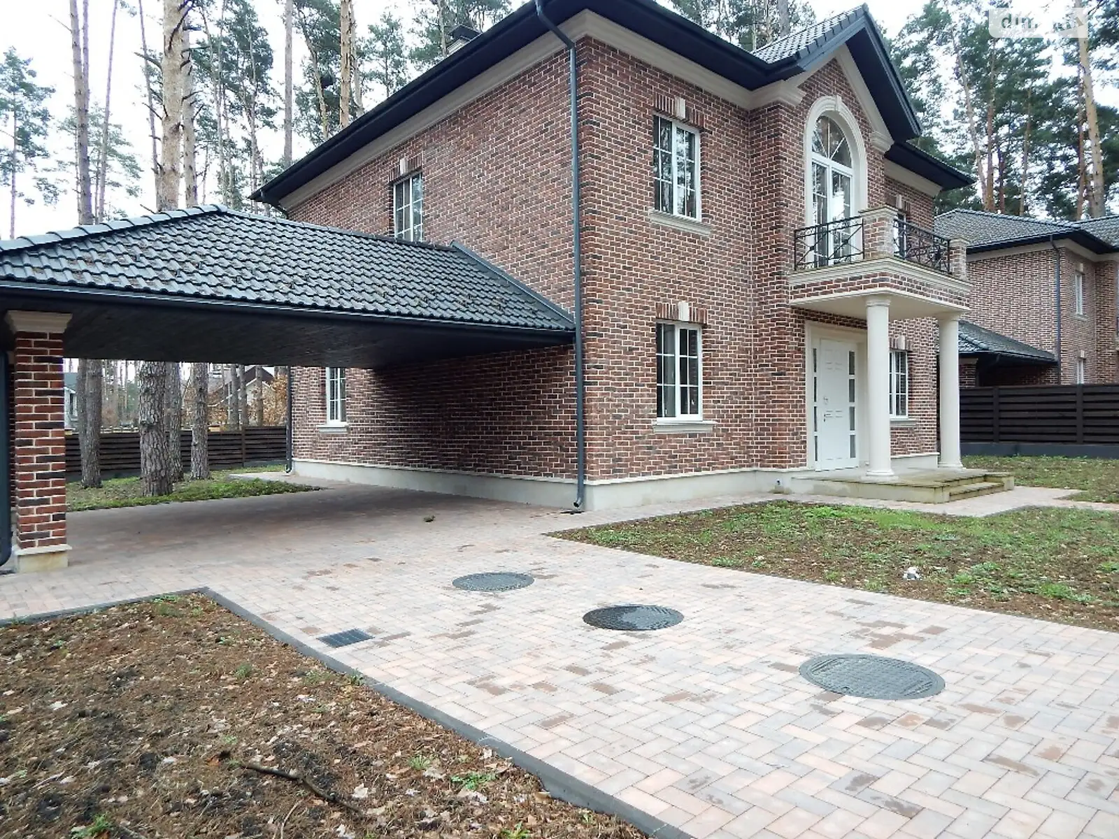 Продается дом на 2 этажа 256 кв. м с садом, цена: 400000 $ - фото 1