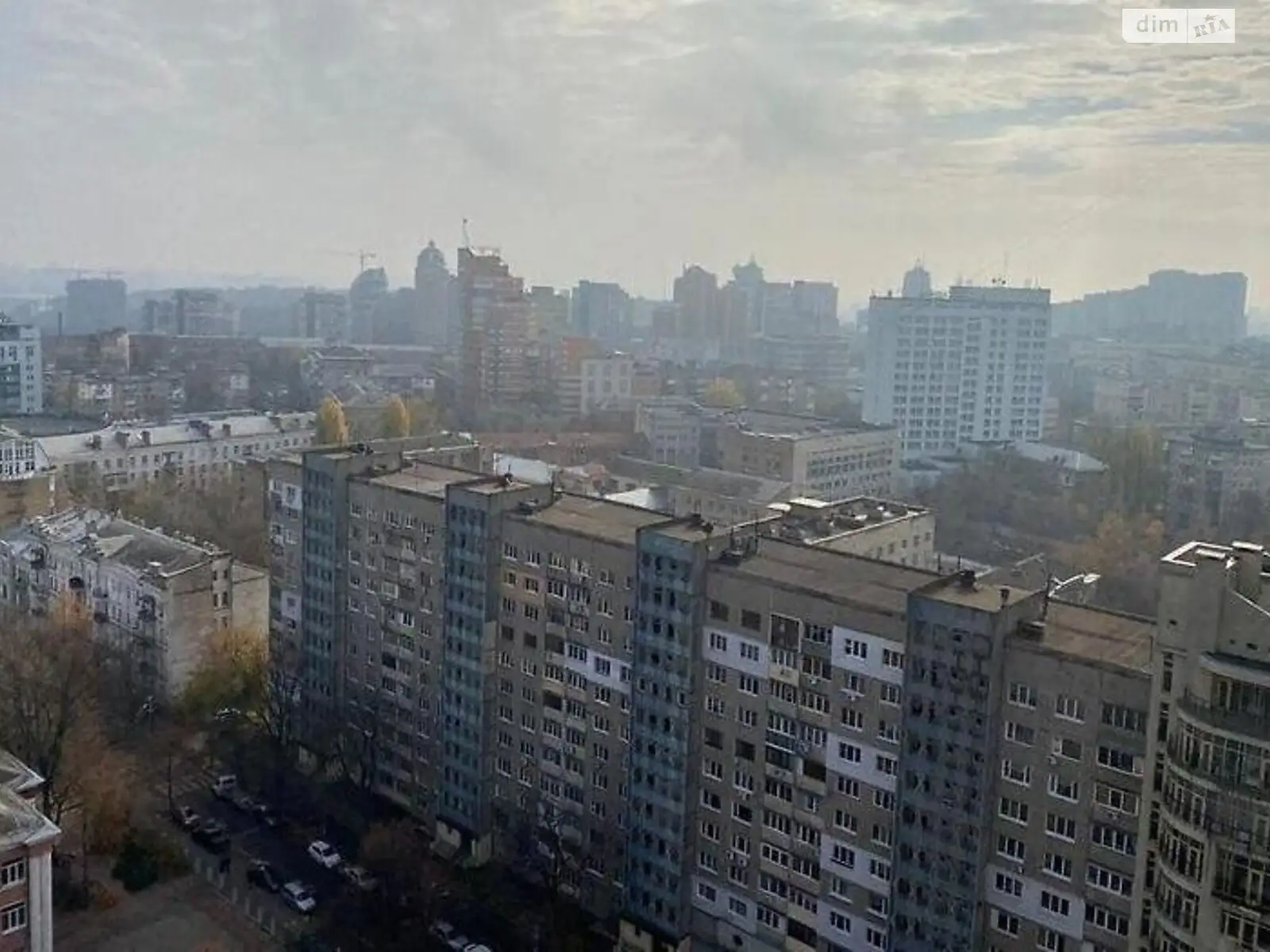 Продается 4-комнатная квартира 170 кв. м в Киеве, ул. Панаса Мирного, 28
