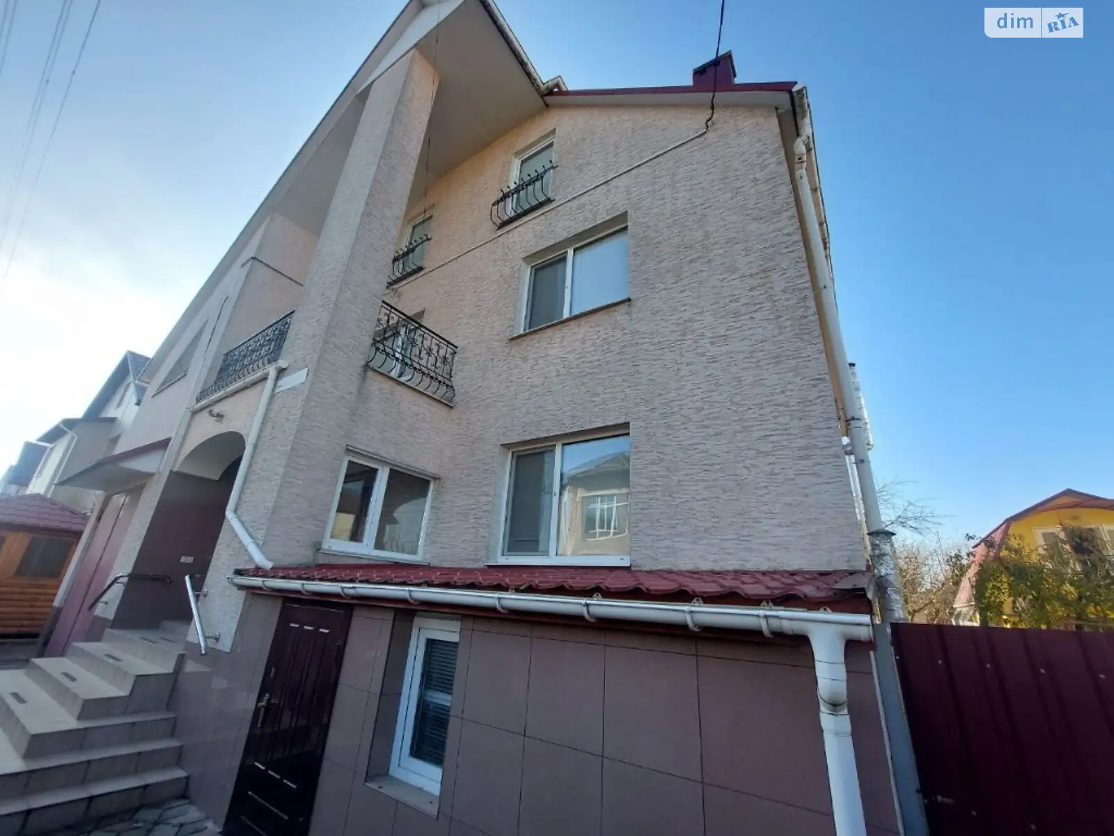 Сдается в аренду дом на 2 этажа 232 кв. м с гаражом, цена: 700 $