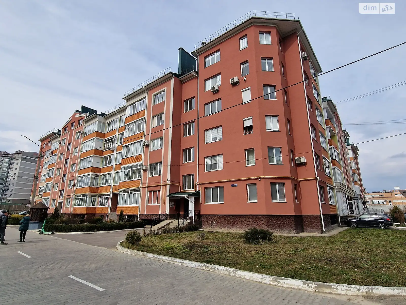 Продается 2-комнатная квартира 98 кв. м в Черновцах, цена: 105000 $ - фото 1