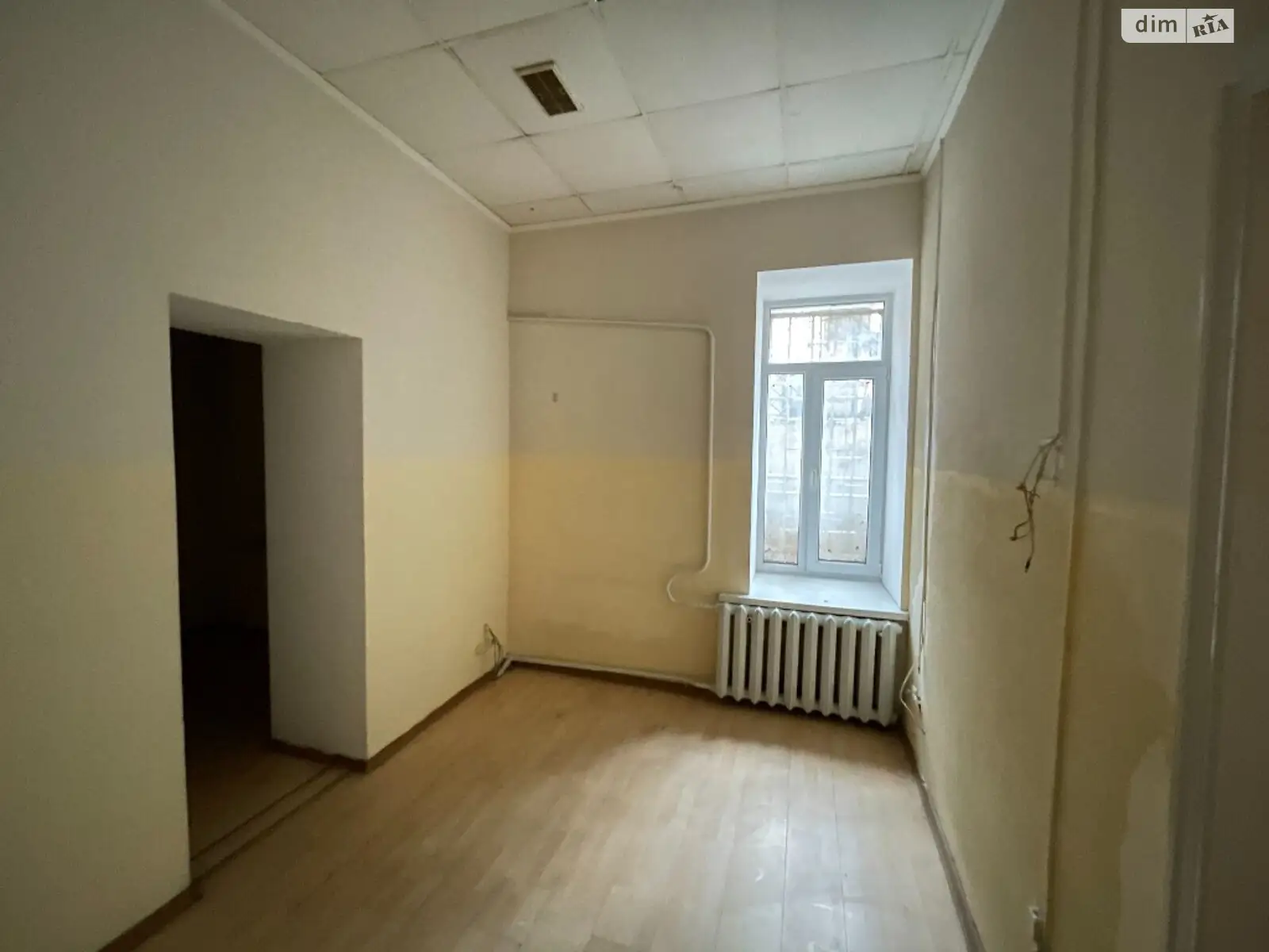 Продается 4-комнатная квартира 73.4 кв. м в Одессе, ул. Базарная