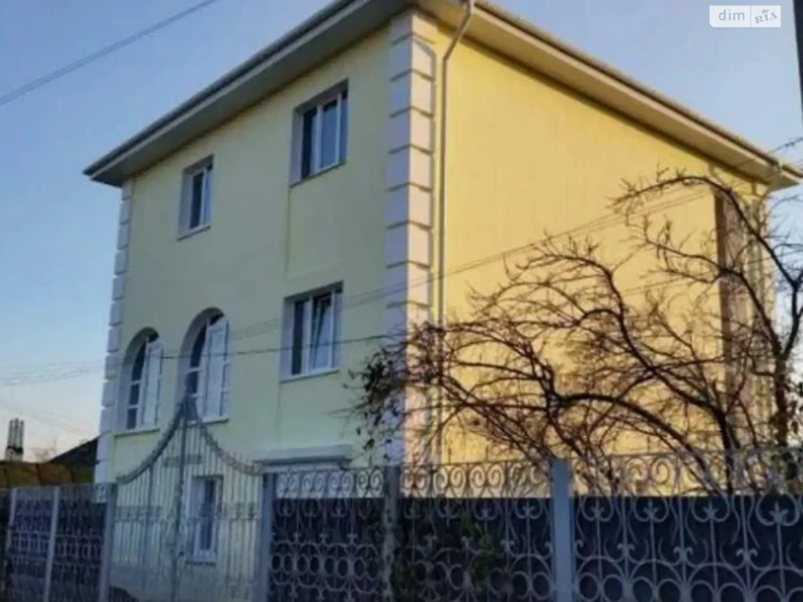 Продається будинок 3 поверховий 234 кв. м з гаражем, цена: 55000 $