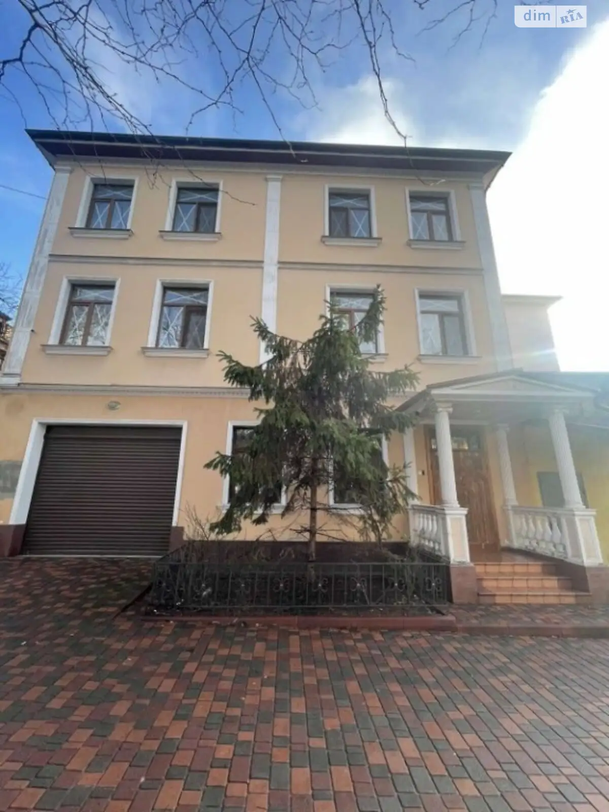 Продается 4-комнатная квартира 412 кв. м в Одессе, ул. Конная