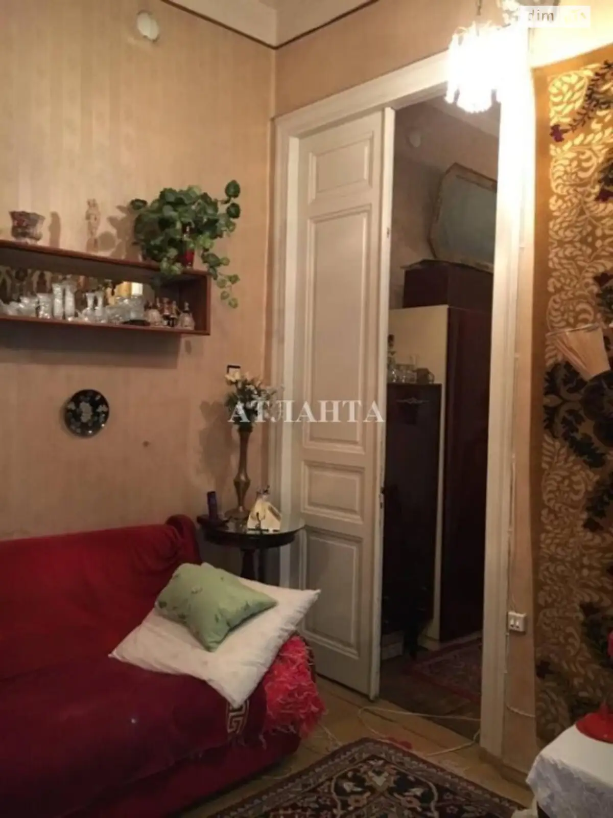 Продається 4-кімнатна квартира 72.5 кв. м у Одесі, вул. Канатна