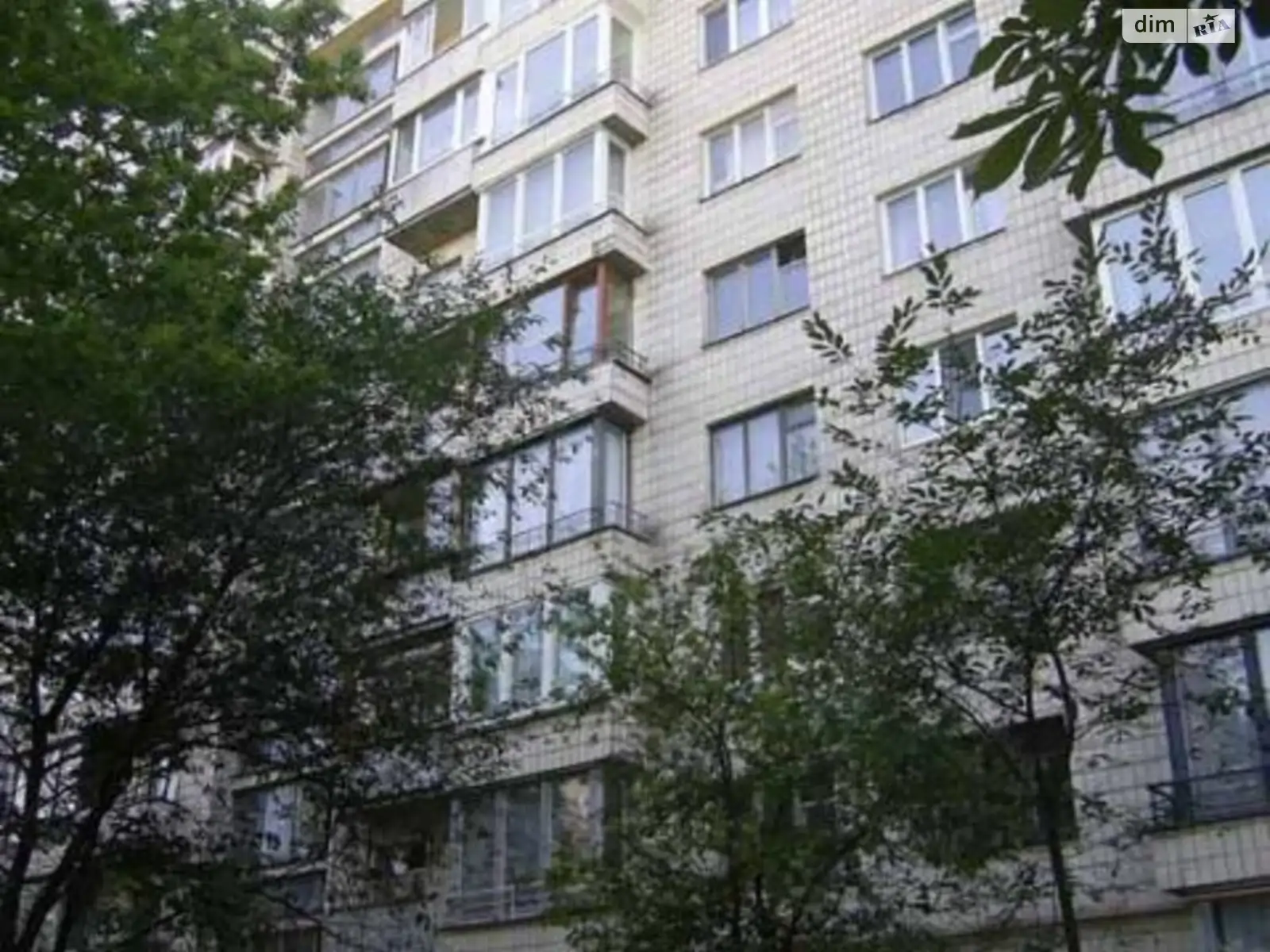 Продается 2-комнатная квартира 50 кв. м в Киеве, ул. Донецкая, 35