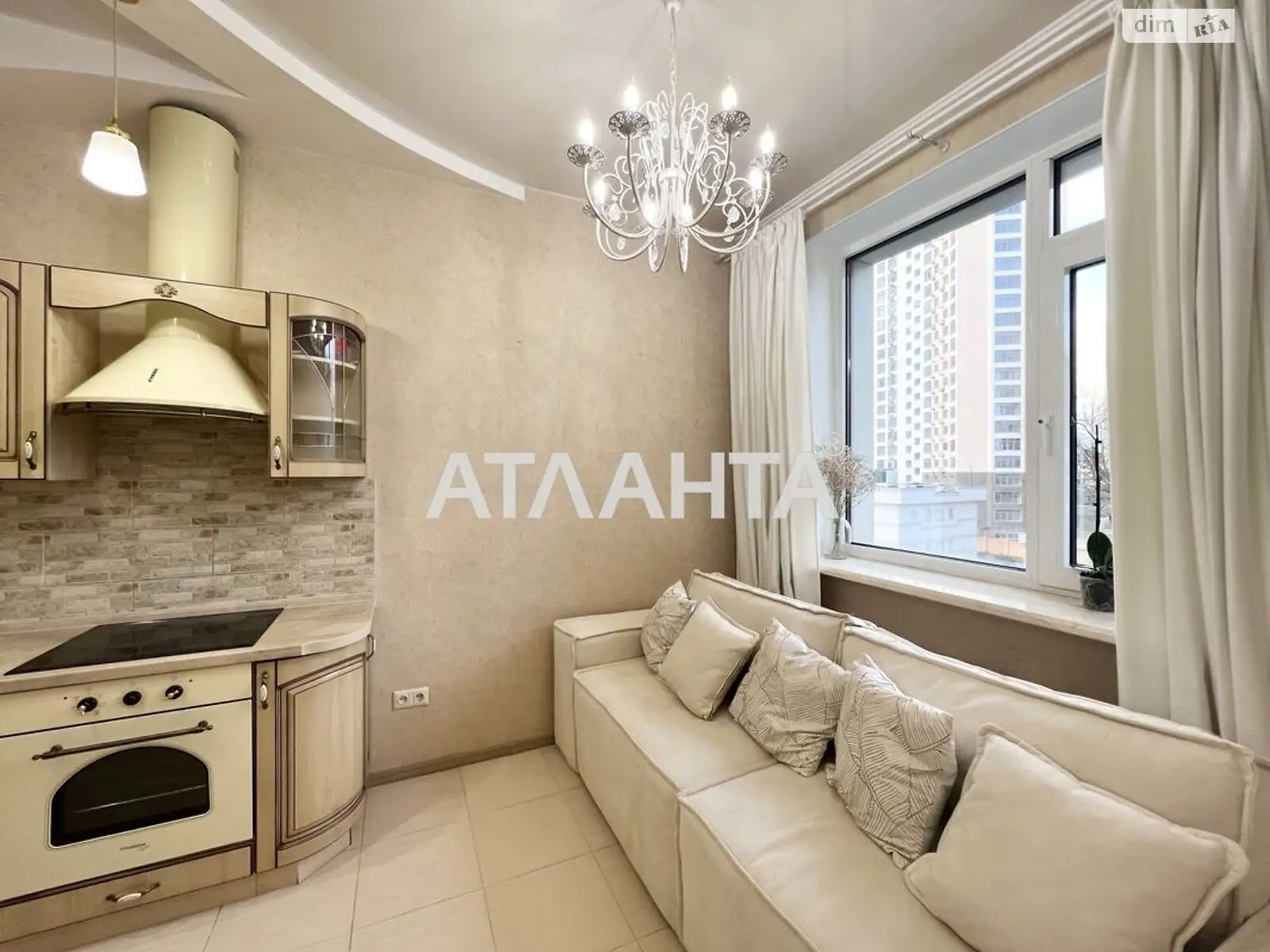 Продается 1-комнатная квартира 44 кв. м в Одессе, плато Гагаринское, 5Б