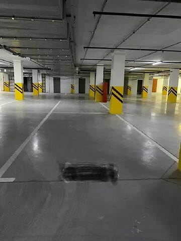 Здається в оренду підземний паркінг під легкове авто на 18 кв. м, цена: 2300 грн