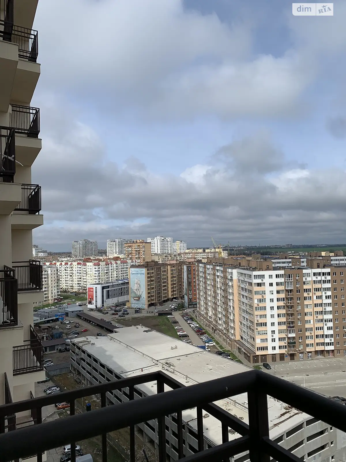 Продается 1-комнатная квартира 40 кв. м в Одессе, ул. Академика Сахарова, 3Д - фото 1