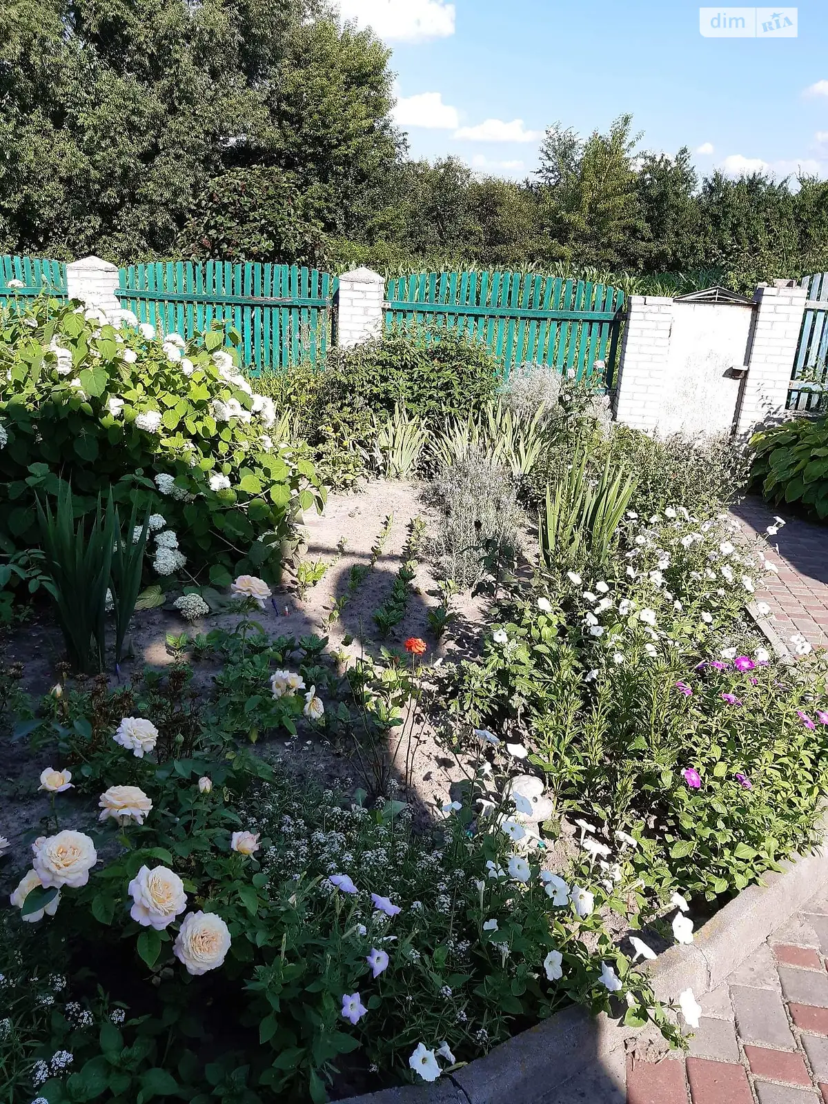 Продается дом на 2 этажа 120 кв. м с бассейном, цена: 42000 $ - фото 1