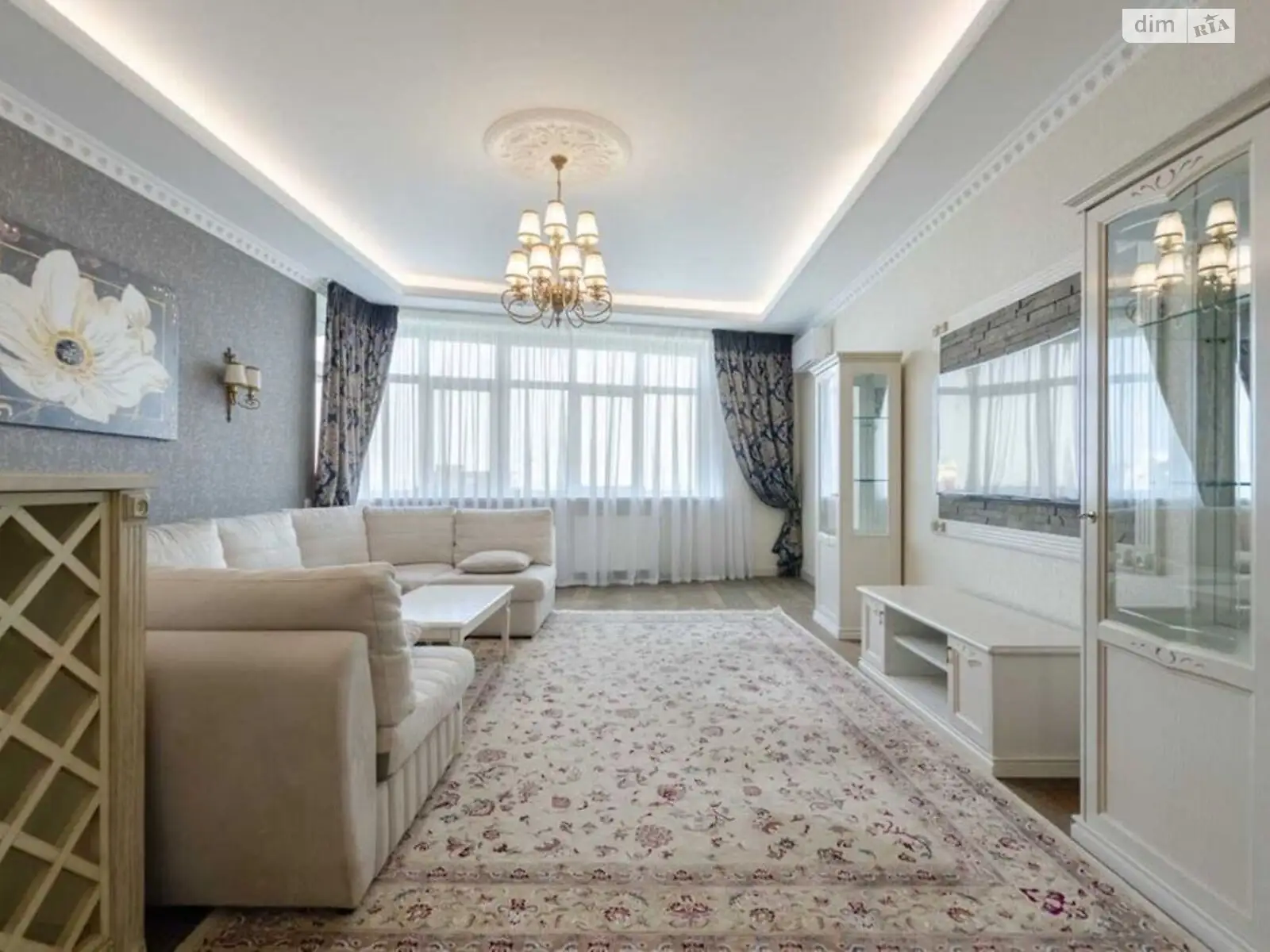 Продается 3-комнатная квартира 125 кв. м в Киеве, ул. Старонаводницкая