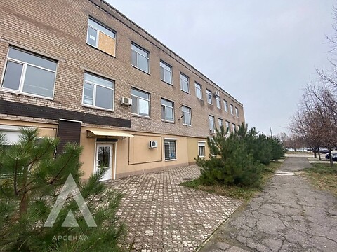 Продается объект сферы услуг 1800 кв. м в 3-этажном здании, цена: 90000 грн