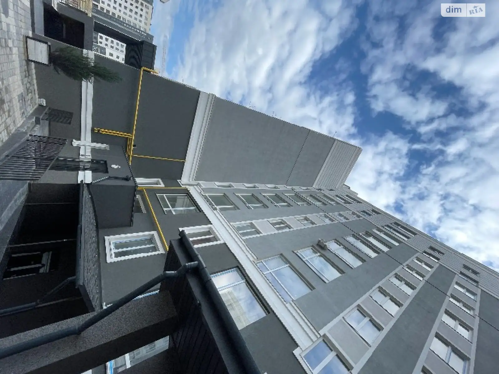 Продается 2-комнатная квартира 68.1 кв. м в Буче, ул. Ивана Кожедуба, 8А - фото 1