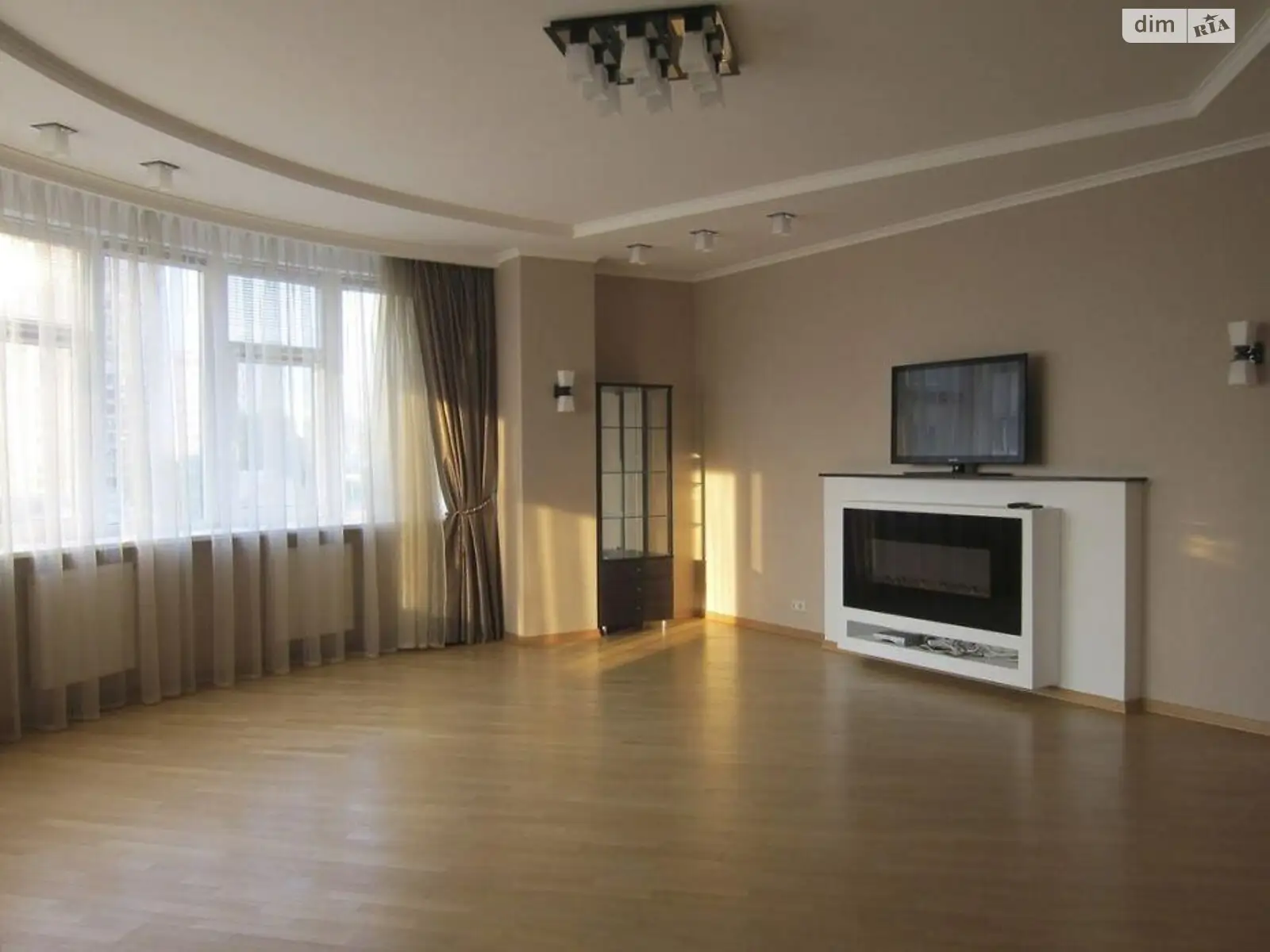 Продается 4-комнатная квартира 182 кв. м в Киеве, бул. Леси Украинки, 7Б