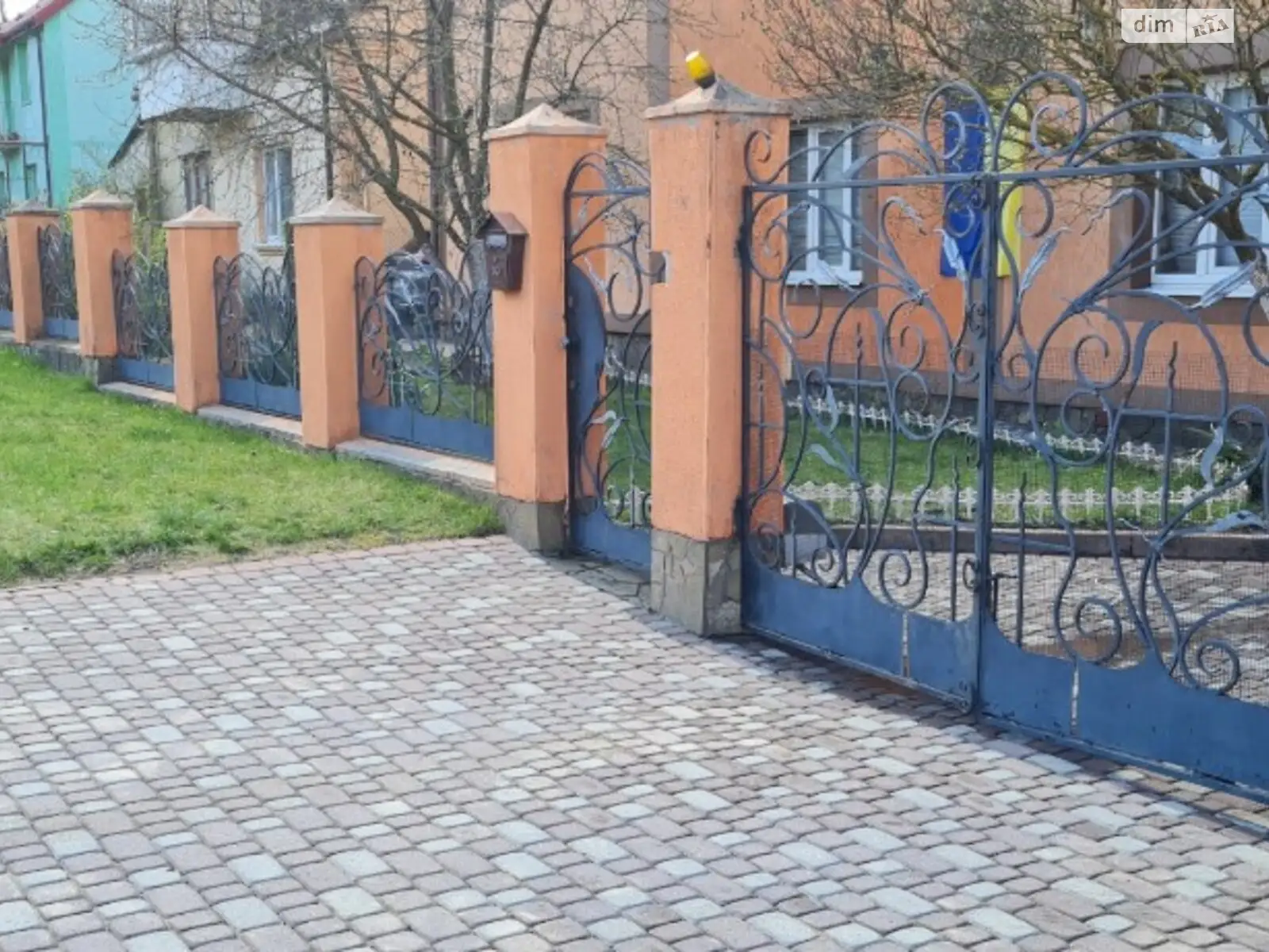 Продается дом на 2 этажа 236 кв. м с садом, цена: 531000 $ - фото 1