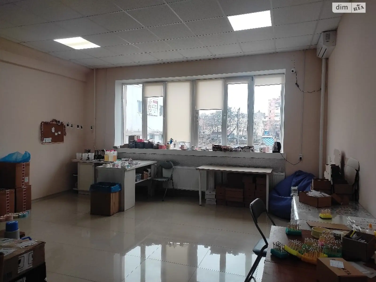 Продається офіс 50 кв. м в бізнес-центрі, цена: 25000 $ - фото 1