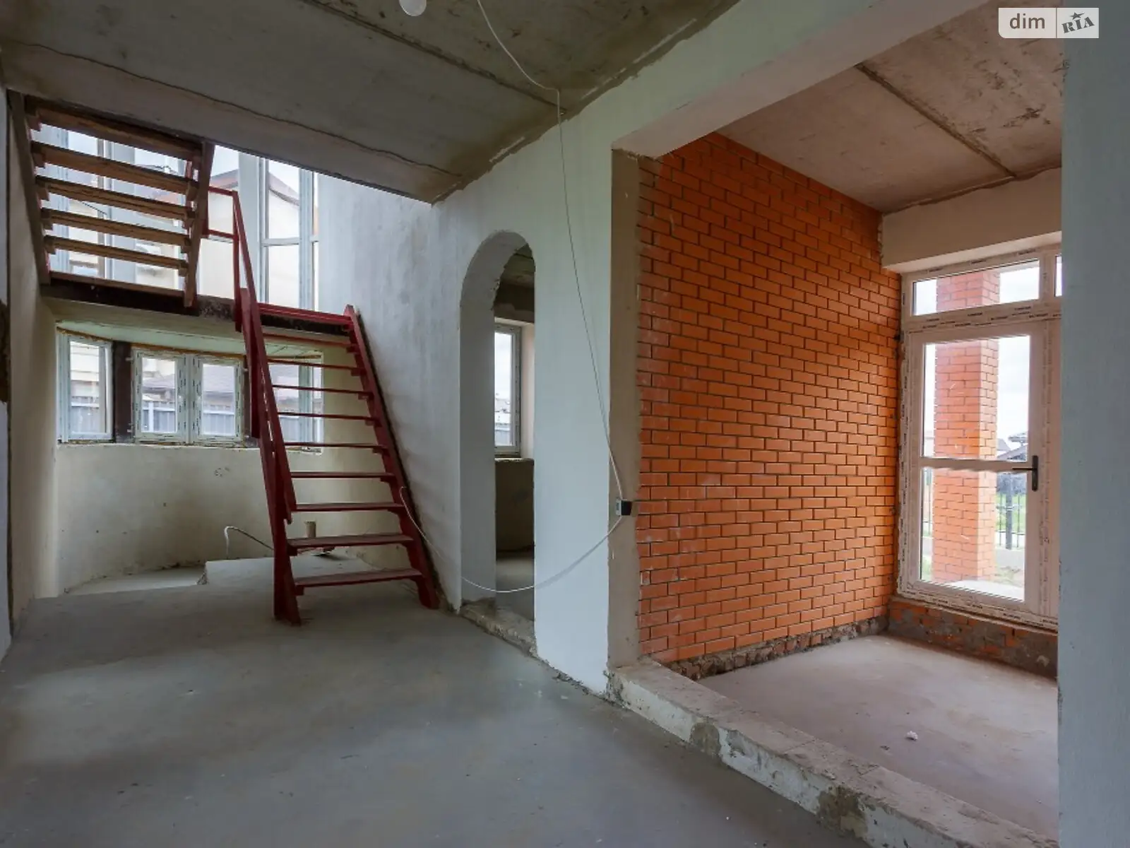 Продается дом на 2 этажа 230 кв. м с балконом, цена: 215000 $