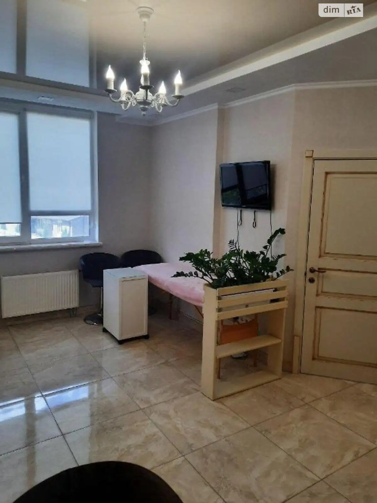 Продается 1-комнатная квартира 38 кв. м в Киеве, ул. Лисковская, 23 - фото 1