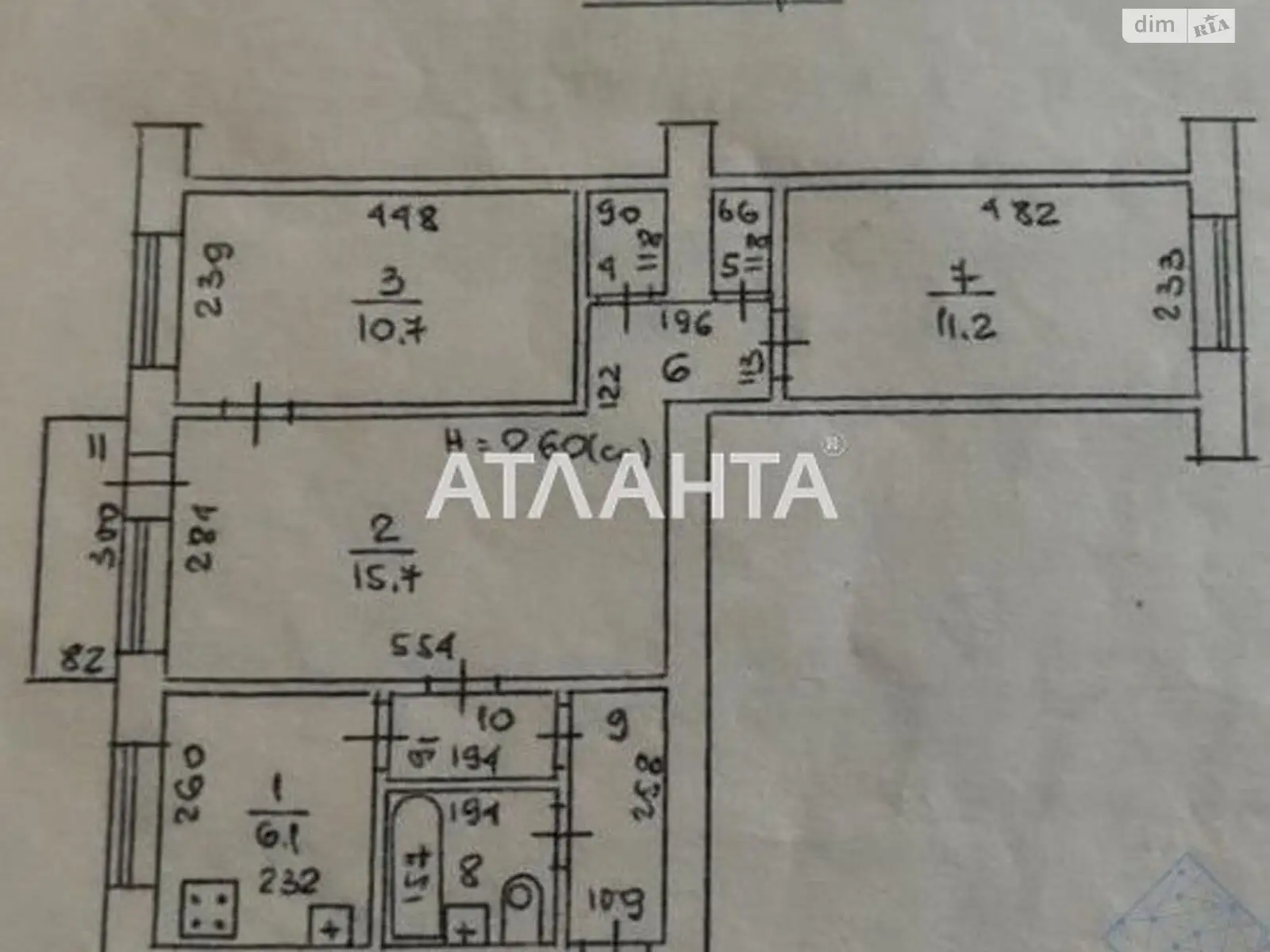 Продається 3-кімнатна квартира 58.2 кв. м у Одесі, вул. Героїв Крут